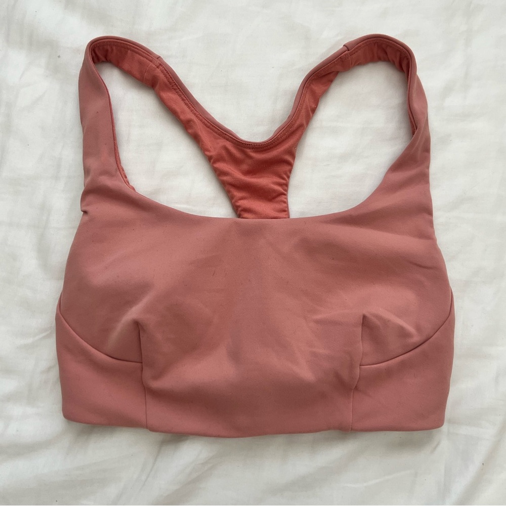 Lululemon Wunder Train Medium
Support Sports Bra C/D Cup in size 2.